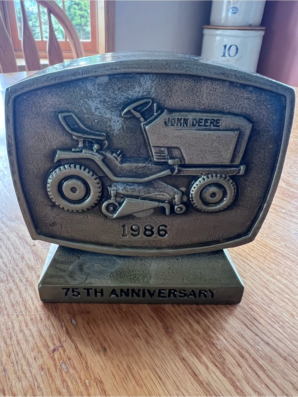 Rare 1986 Banthrico cast metal John Deere 75th Anniversary coin bank ( 1911-1986